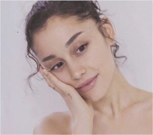 Ariana Grande No Makeup: Stunning Natural Beauty Revealed 3 Ariana Grande without makeup showing her natural bare face and authentic beauty
