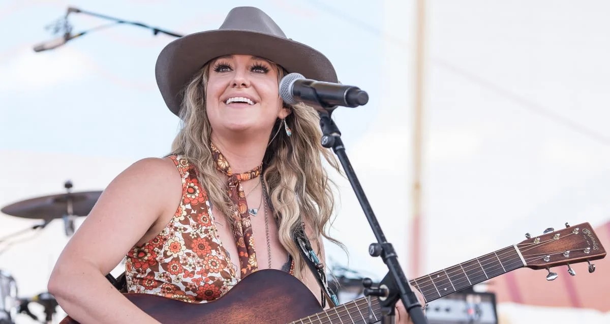 Lainey Wilson weight loss transformation showing her healthier and slimmer appearance